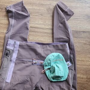 Outdoor Voices Snacks leggings size small